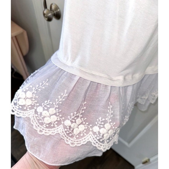 Multiples white lace layering tank top - Picture 4 of 5